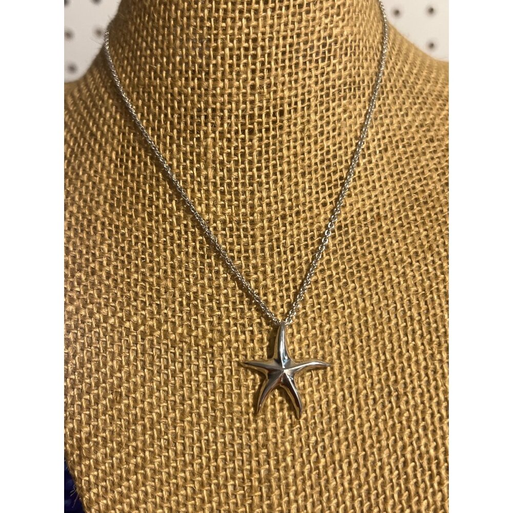 Cookie Lee Silver Tone Starfish Pendant Necklace Nautical Beach Vacation Adj 17"